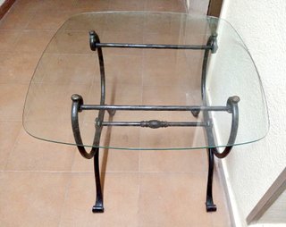 Mesa  hierro forjado y cristal