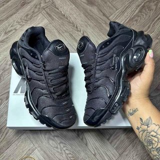 Zapatillas Nike Air Max Plus Negras/Grises
