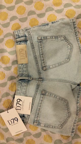 Shorts Stradivarius D79 tiro bajo