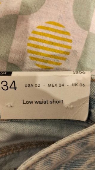 Shorts Stradivarius D79 tiro bajo