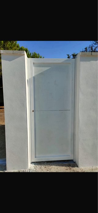 Puertas correderas con motor Cádiz