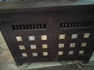 Recibidor con espejo y detalles
