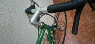 Bicicleta de carretera verde