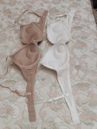 2 Sujetadores 85B Beige y Blanco