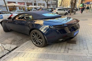 Aston Martin DB11 Volante 510cv