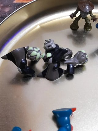 Lotto 5 pupazzi Gormiti piccoli: 3 magnetici + 2