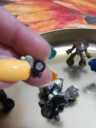 Lotto 5 pupazzi Gormiti piccoli: 3 magnetici + 2