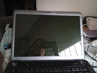 Portátil Toshiba sin disco duro ni RAM,ni cargador