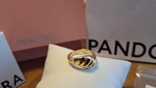 Anillos Pandora Dorados & con piedras