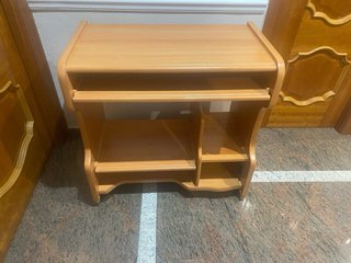 Mesa de ordenador de madera