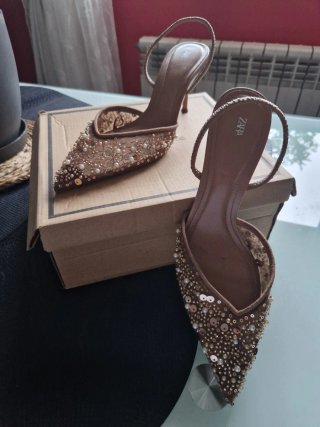 Zapatos Zara Salón Beige y Dorado