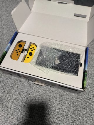 Nintendo Switch Let's Go Pikachu Edizione
