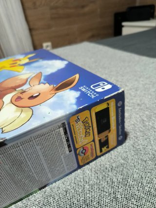 Nintendo Switch Let's Go Pikachu Edizione