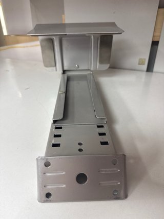 Soporte metálico para torre PC