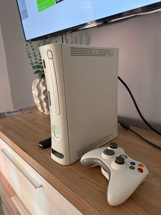 Xbox 360 Blanca + 2 Mandos (Lector No Funciona)