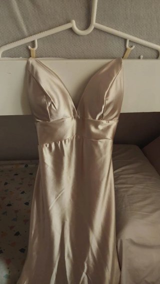 Vestido de fiesta largo beige