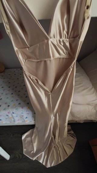 Vestido de fiesta largo beige