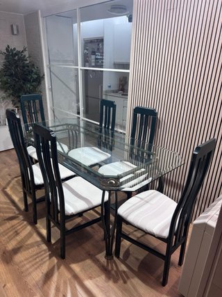 Mesa de cristal con 6 sillas