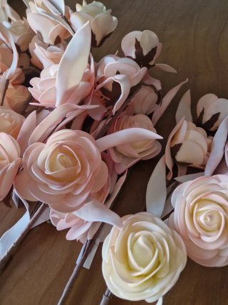 Lote de flores artificiales decorativas
