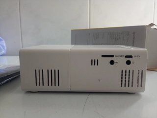Mini Proyector LED YG300 Blanco