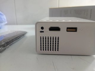 Mini Proyector LED YG300 Blanco