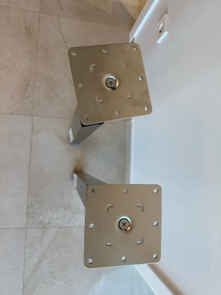 Patas Mesa Acero REI Regulables (2uds)Sin estrenar