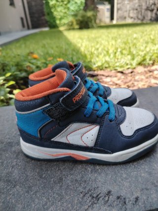 Scarpe Primigi bambino blu e arancioni