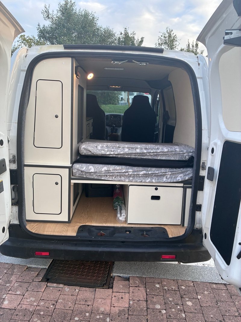 NISSAN nv200 camper - foto 1