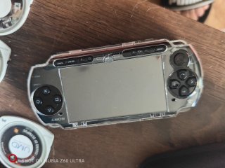 Pack PSP Sony con juegos y accesorios