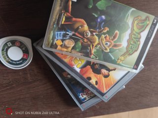 Pack PSP Sony con juegos y accesorios
