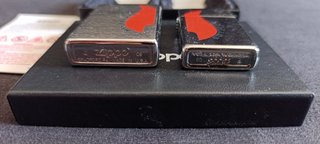 Set 2 Zippo His & Her Flame NUOVI DA APRIRE