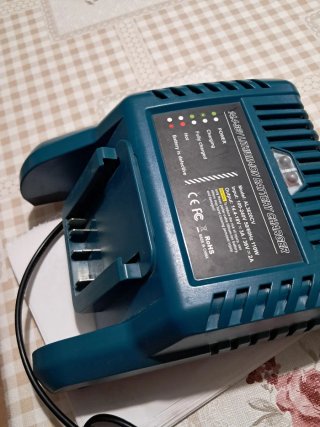 Cargador Batería 14.4-36V LITHIUM