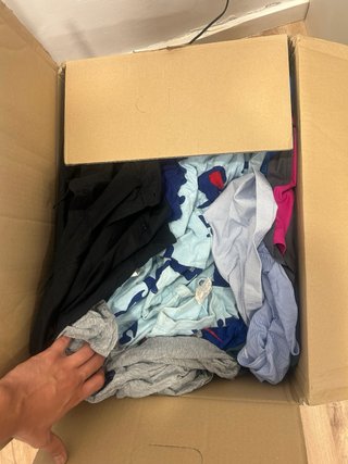 Lote 10kg Ropa Variada Valorada 220€