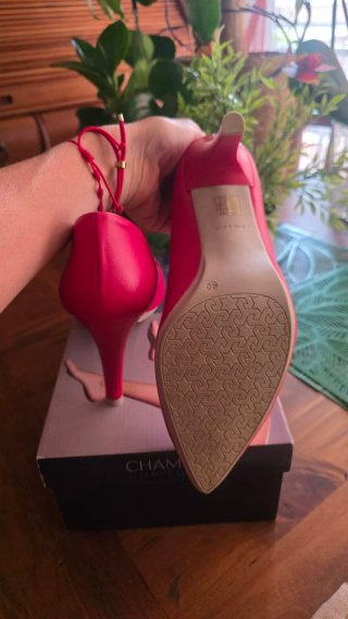 Zapatos de tacón Chamby rojos