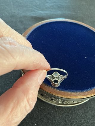 Antico Anello contrarié oro diamanti e zaffiro