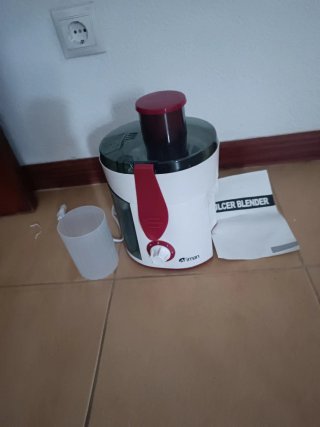 Extractor de Jugos IMAN MM-1020
