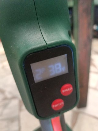 Decespugliatore a doppia batteria