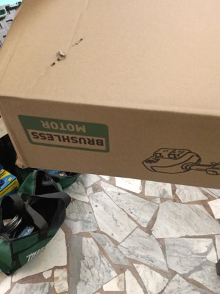 Decespugliatore a doppia batteria