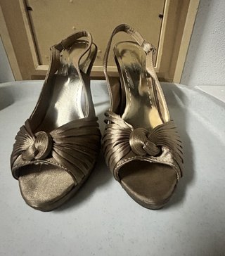 Zapatos de tacón Nina Ricci dorados