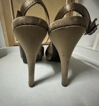 Zapatos de tacón Nina Ricci dorados