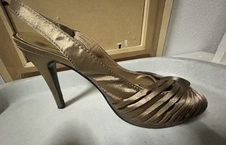 Zapatos de tacón Nina Ricci dorados