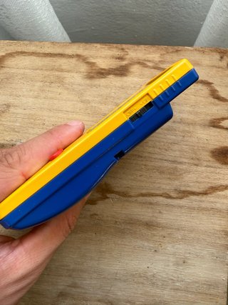 Nintendo Game Boy Color Pokémon Amarillo