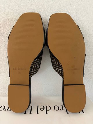 Sandalias Pedro del Hierro Piel Negro y Dorado