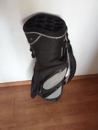 Carrito de golf negro