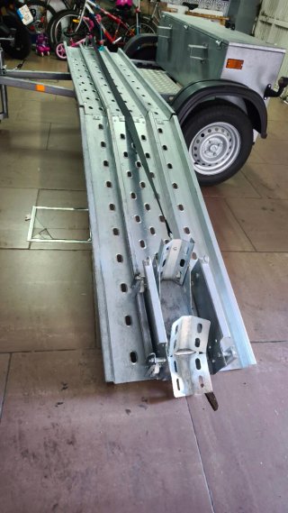 Remolque moto galvanizado con rampa