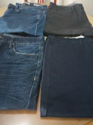 Pantalones vaqueros Sfera Talla 42 ,dos de vestir