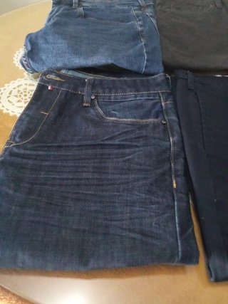 Pantalones vaqueros Sfera Talla 42 ,dos de vestir