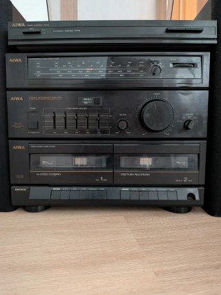 Equipo música AIWA con tocadiscos (Años 80)
