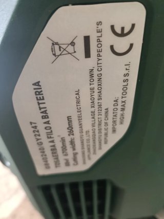 Scuotitore olive e decespugliatore a batteria