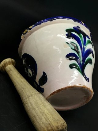 Magnífico almirez antiguo de cerámica de Fajalauza